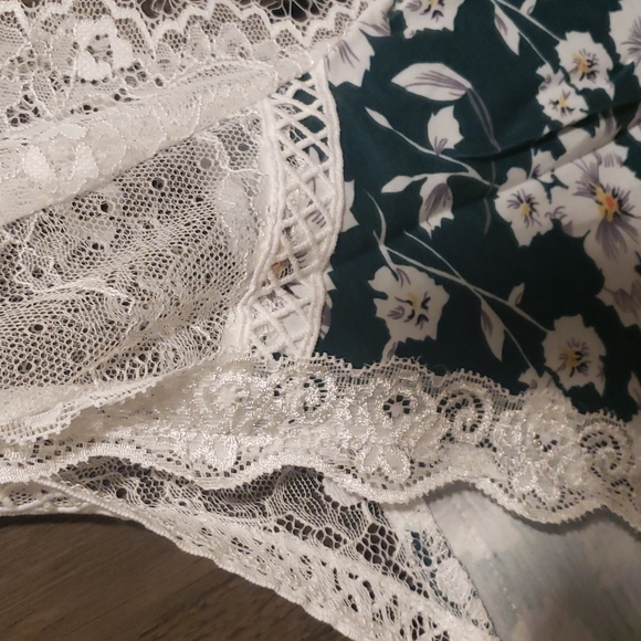 🔥New boutique Green floral eyelash top - Picture 8 of 11